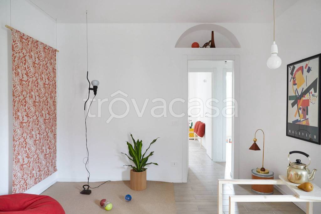 appartamento in vendita a Milano in zona Adriano