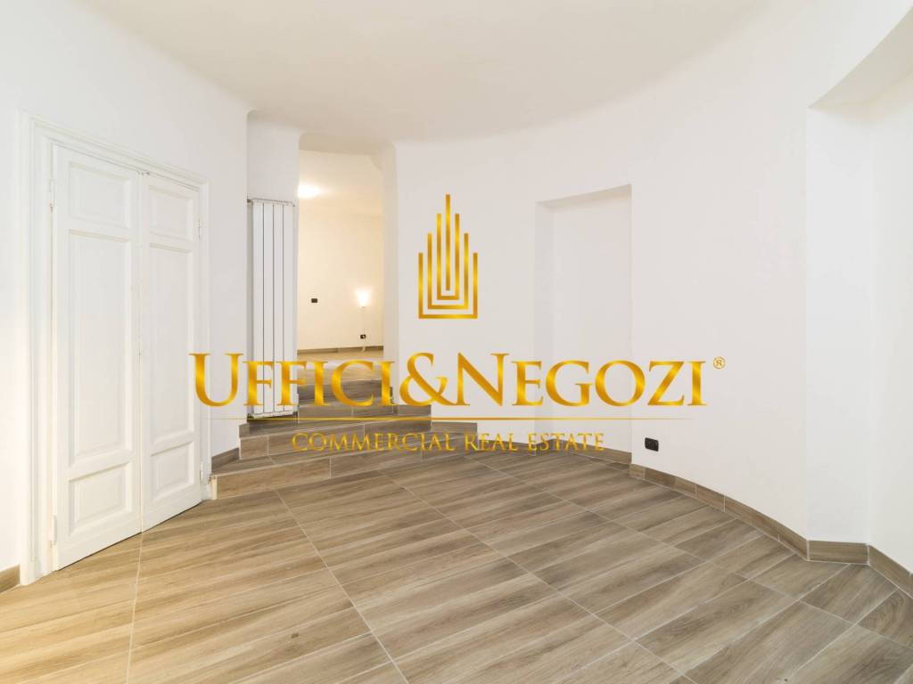 ufficio in vendita a Milano in zona Guastalla