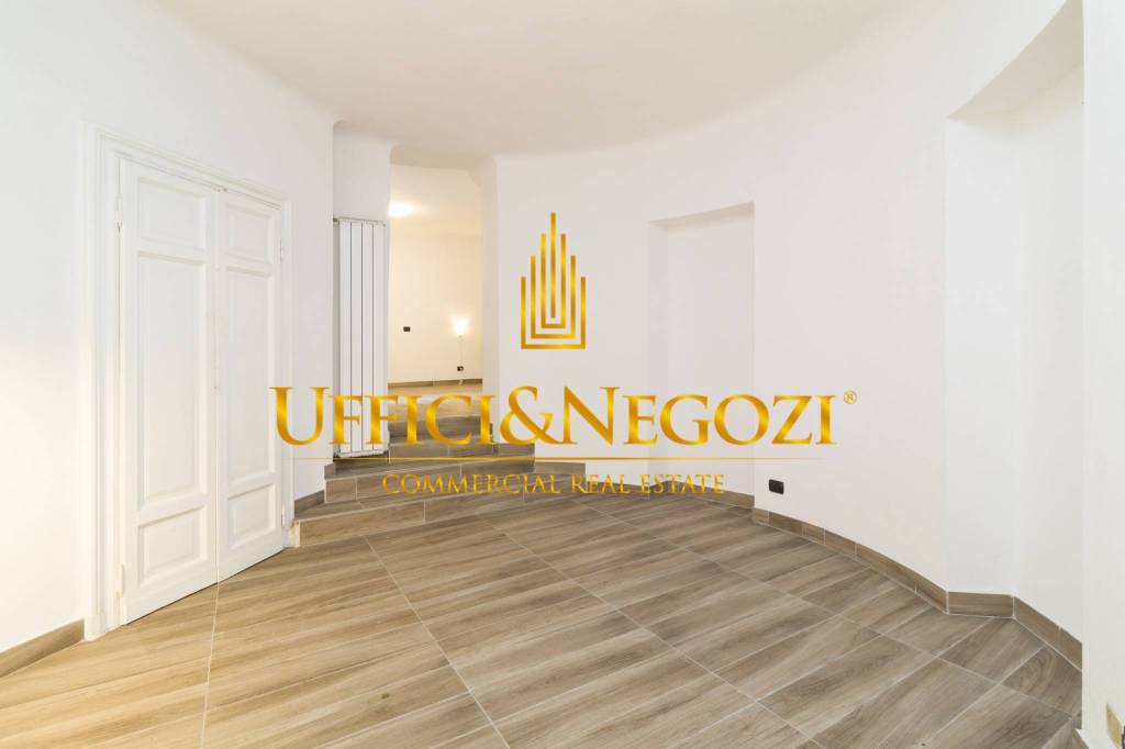 ufficio in vendita a Milano in zona Guastalla
