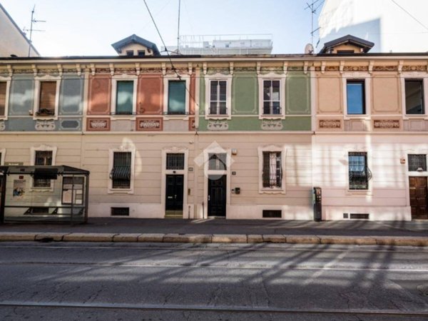 casa indipendente in vendita a Milano in zona Piazzale Lodi