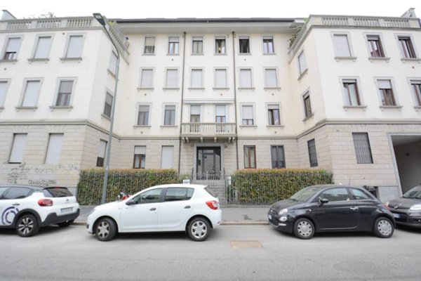 appartamento in vendita a Milano in zona Piazzale Lodi