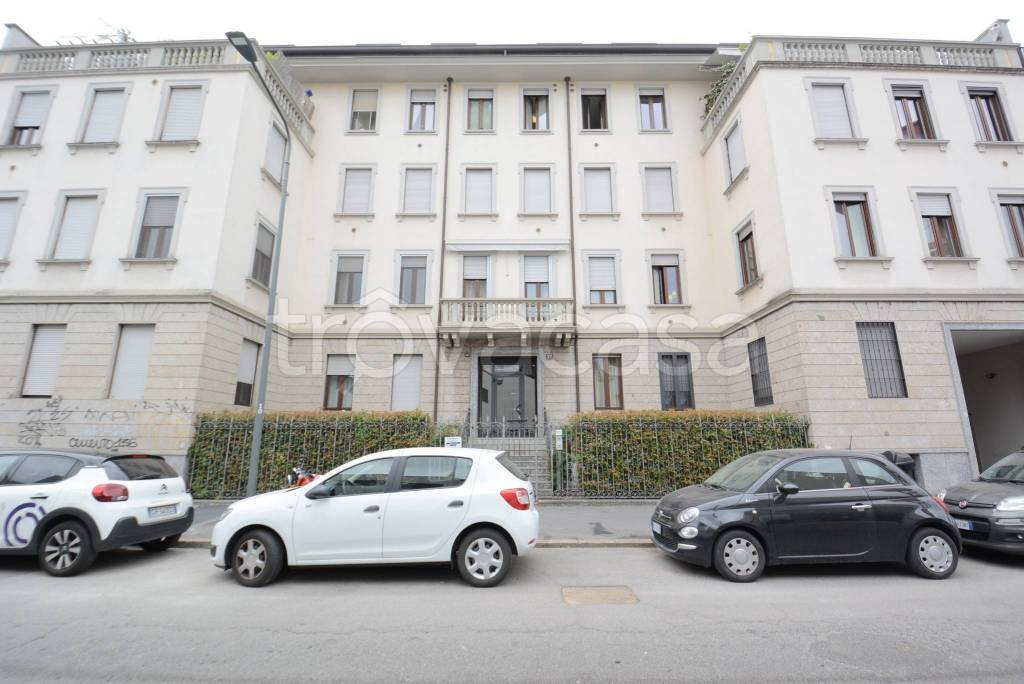 appartamento in vendita a Milano in zona Corvetto