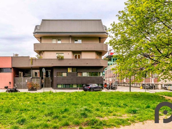 appartamento in vendita a Milano in zona Bocconi