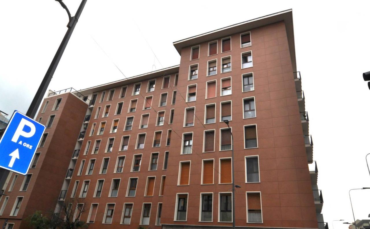 appartamento in vendita a Milano in zona Lorenteggio