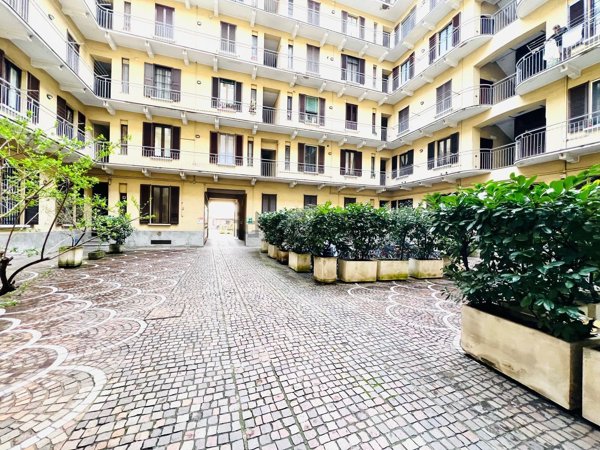 appartamento in vendita a Milano in zona Piazzale Lodi