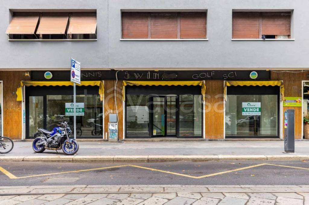 negozio in vendita a Milano in zona Porta Vittoria