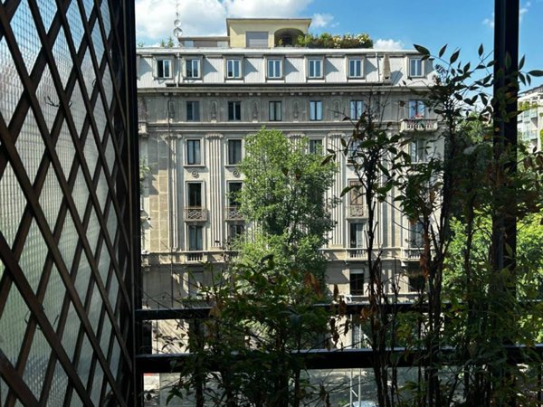 appartamento in vendita a Milano in zona Bocconi