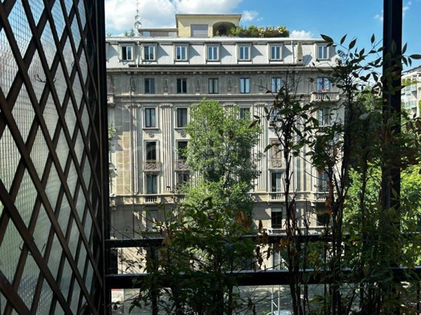 appartamento in vendita a Milano in zona Bocconi