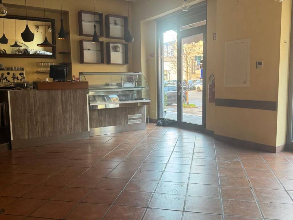 negozio in vendita a Milano in zona Porta Romana