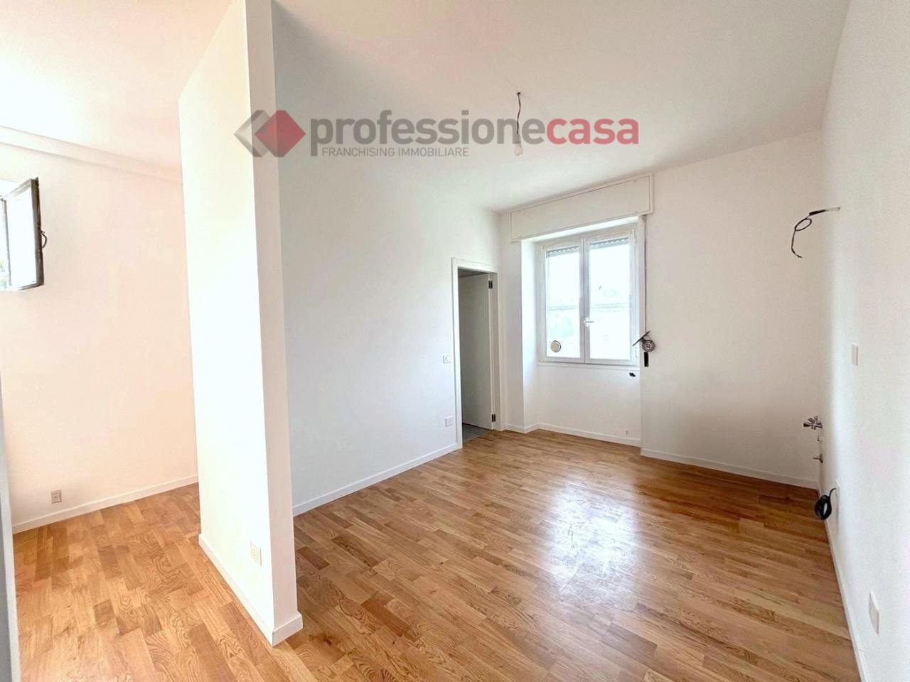 appartamento in vendita a Milano in zona Famagosta