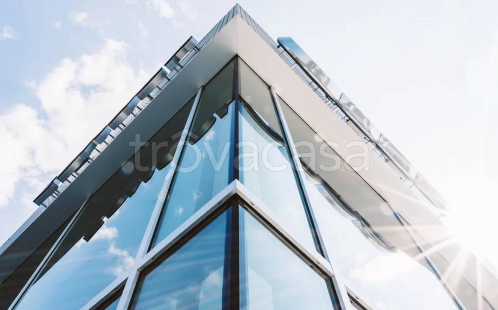 ufficio in vendita a Milano in zona Porta Nuova