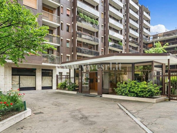 ufficio in vendita a Milano in zona Solari