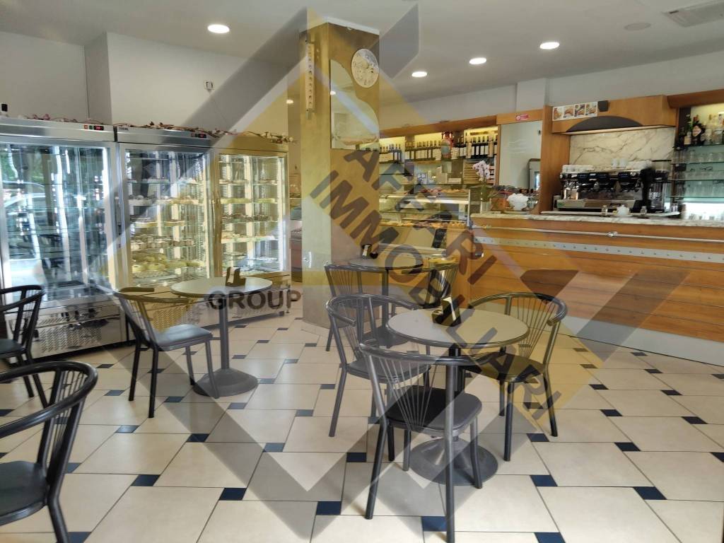 negozio in vendita a Milano in zona San Siro