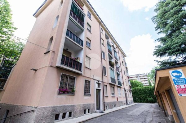 appartamento in vendita a Milano in zona Forze Armate