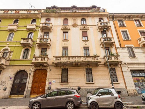 appartamento in vendita a Milano in zona Chiesa Rossa