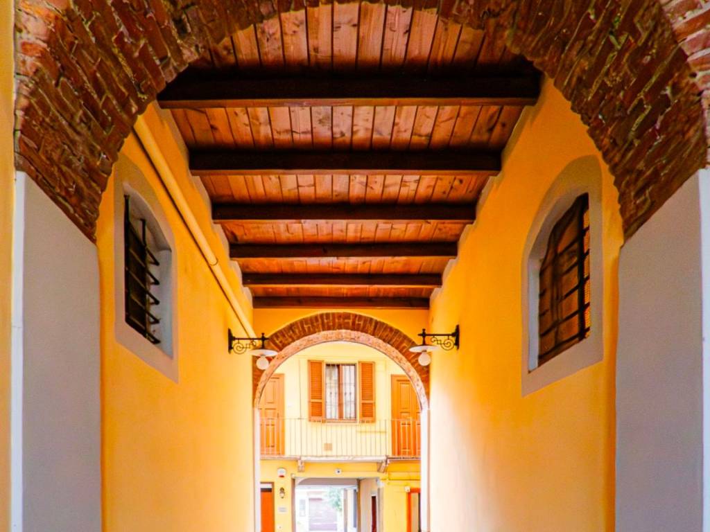 appartamento in vendita a Milano in zona Porta Ticinese