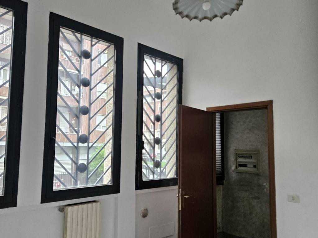 appartamento in vendita a Milano in zona Lorenteggio