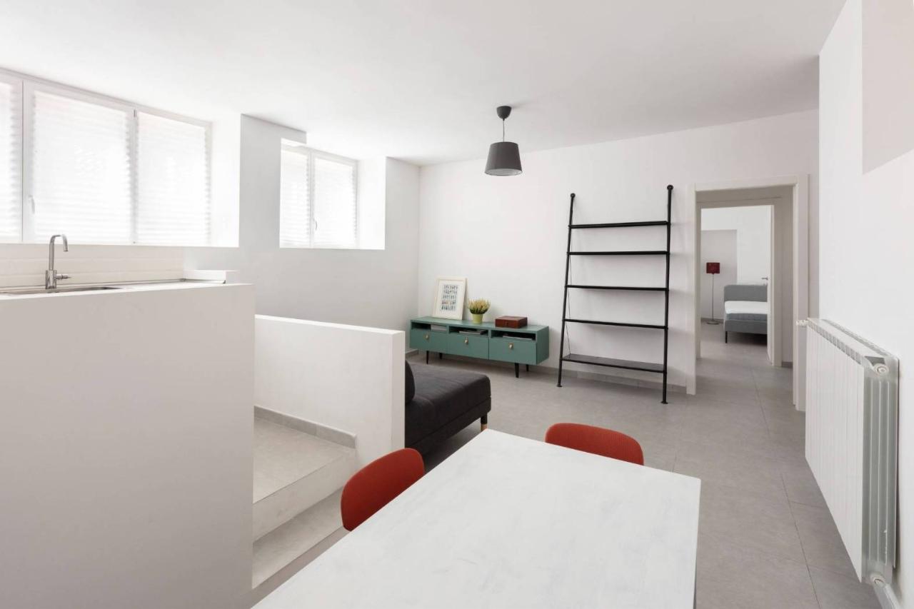appartamento in vendita a Milano in zona Famagosta