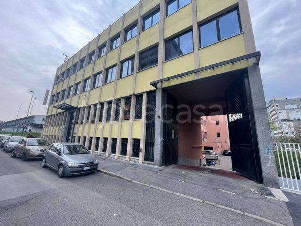 ufficio in vendita a Milano in zona Piazzale Lodi