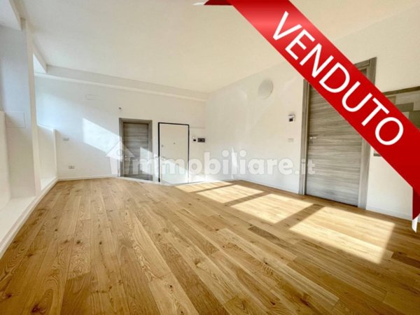 appartamento in vendita a Milano in zona Baggio