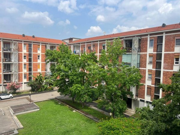 appartamento in vendita a Milano in zona Gallaratese