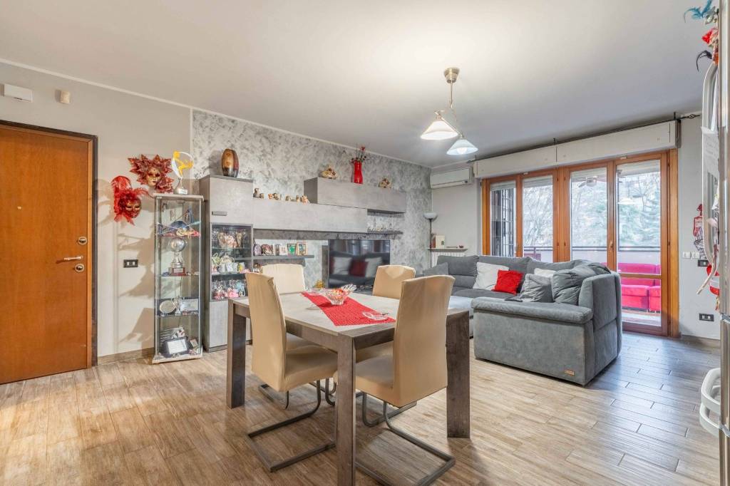 appartamento in vendita a Milano in zona Gratosoglio