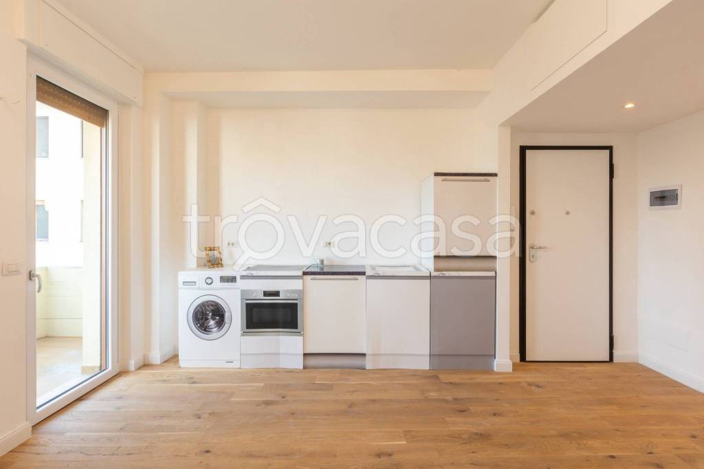 appartamento in vendita a Milano in zona Loreto