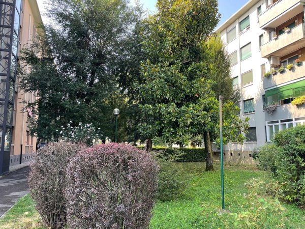 appartamento in vendita a Milano in zona Corvetto