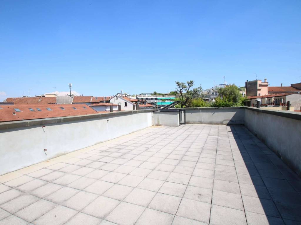 appartamento in vendita a Milano in zona Centro Direzionale