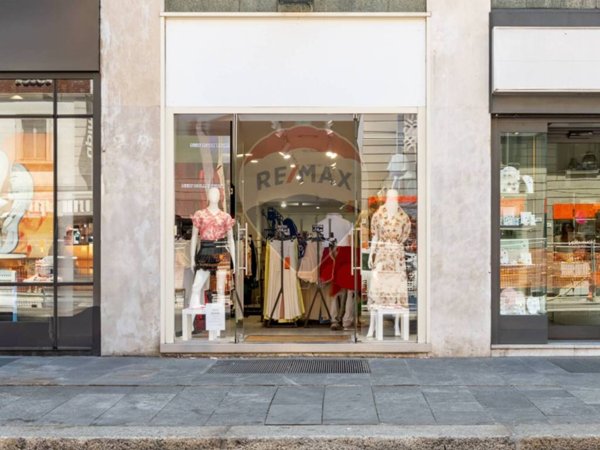 negozio in vendita a Milano in zona Centro Direzionale