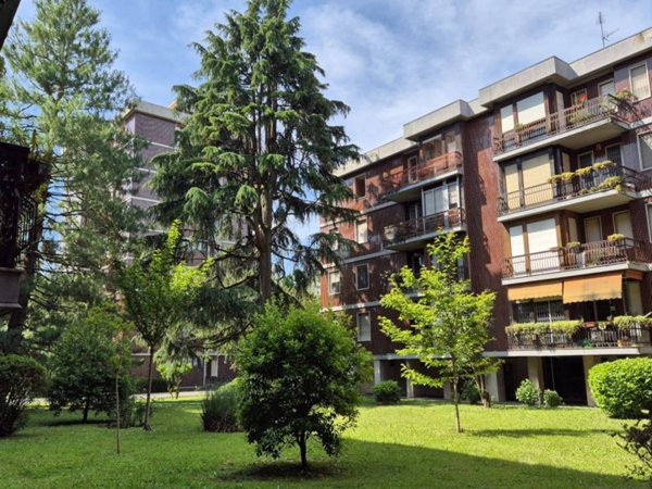 appartamento in vendita a Milano in zona Affori