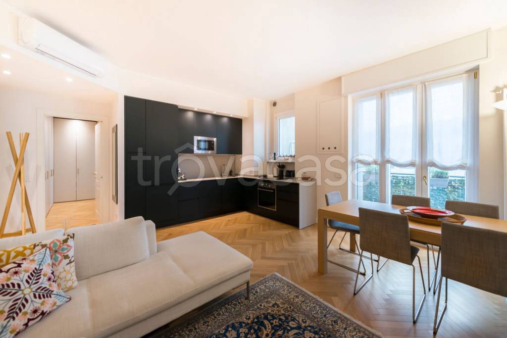 appartamento in vendita a Milano in zona Centro Direzionale