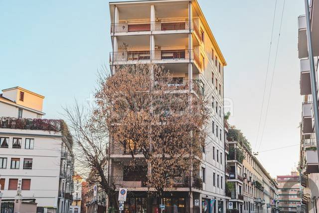 appartamento in vendita a Milano in zona Sant'Ambrogio