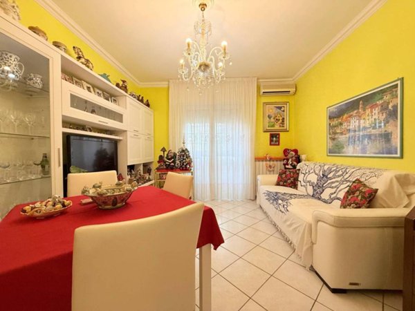 appartamento in vendita a Milano in zona Vigentino