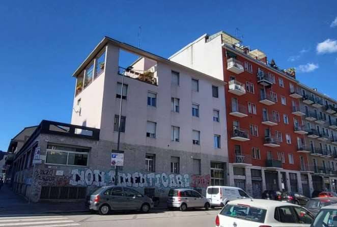 appartamento in vendita a Milano in zona Cascina dei Pomi