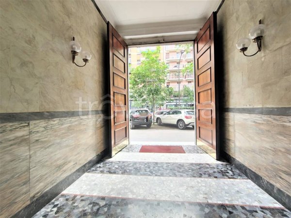 locale commerciale in vendita a Milano