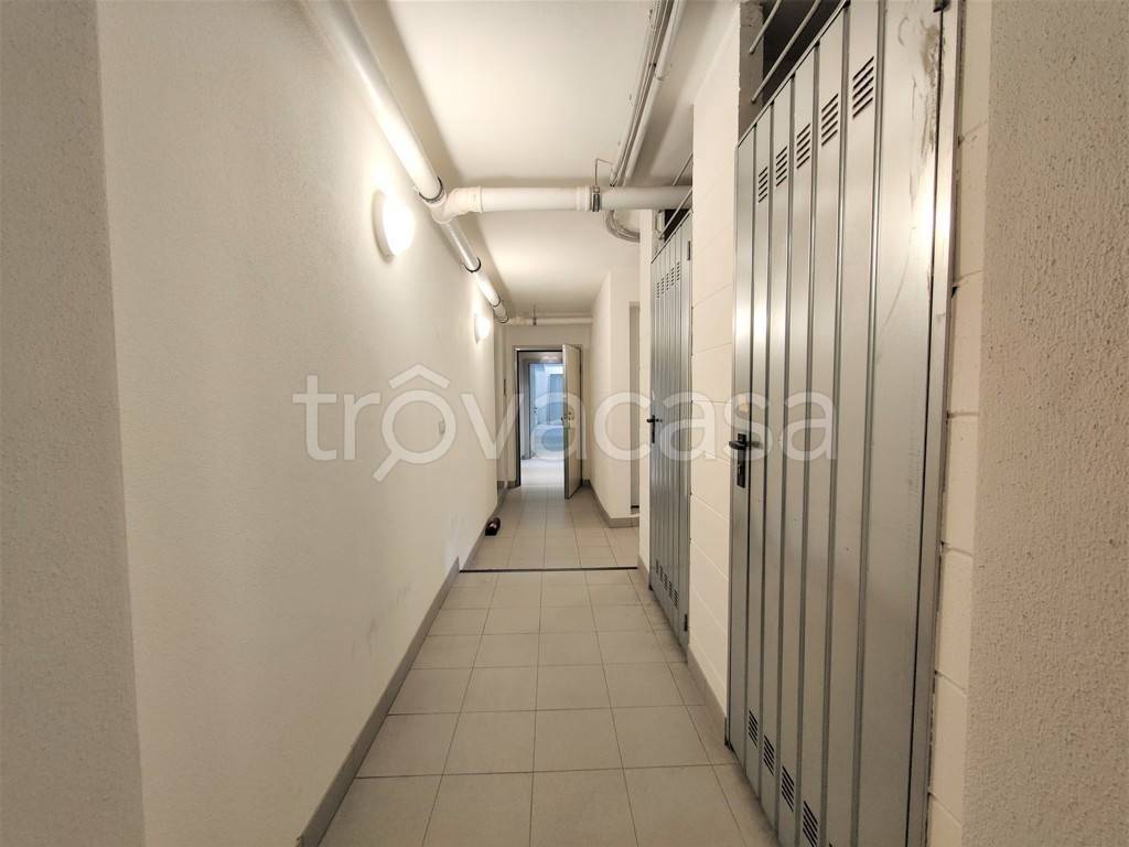 locale commerciale in vendita a Milano