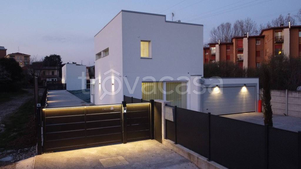 casa indipendente in vendita a Milano in zona Bicocca