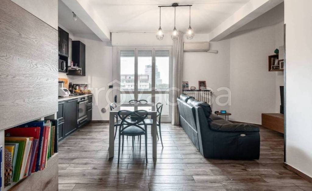 appartamento in vendita a Milano in zona Famagosta