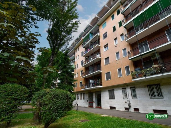 appartamento in vendita a Milano in zona Famagosta
