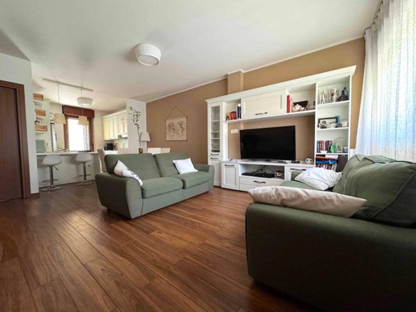 casa indipendente in vendita a Milano in zona Dergano