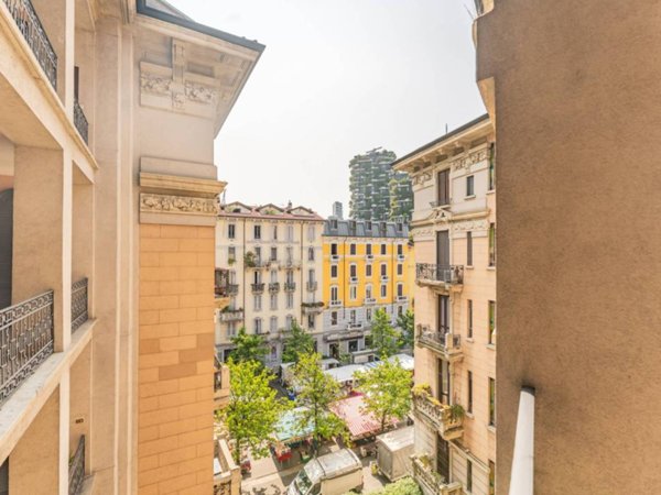 appartamento in vendita a Milano in zona Isola