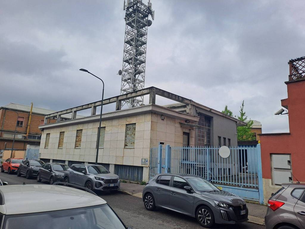 intera palazzina in vendita a Milano