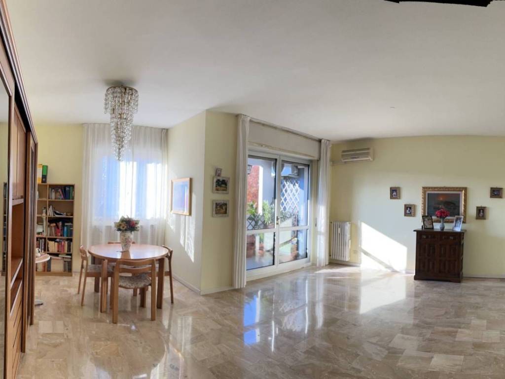 appartamento in vendita a Milano in zona Isola