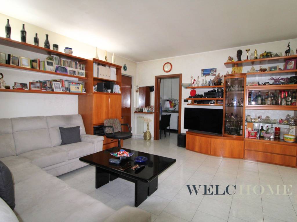 appartamento in vendita a Milano in zona Baggio