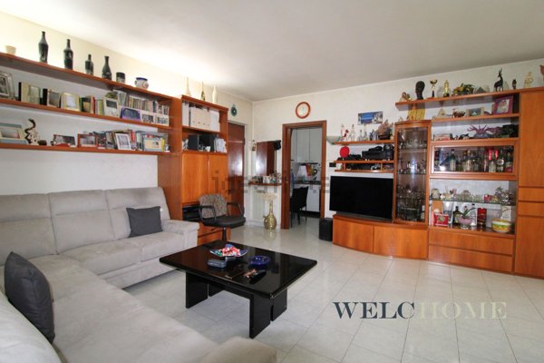 appartamento in vendita a Milano in zona Baggio