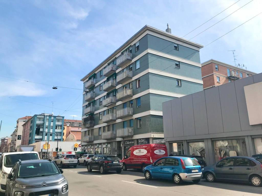 appartamento in vendita a Milano in zona Rottole