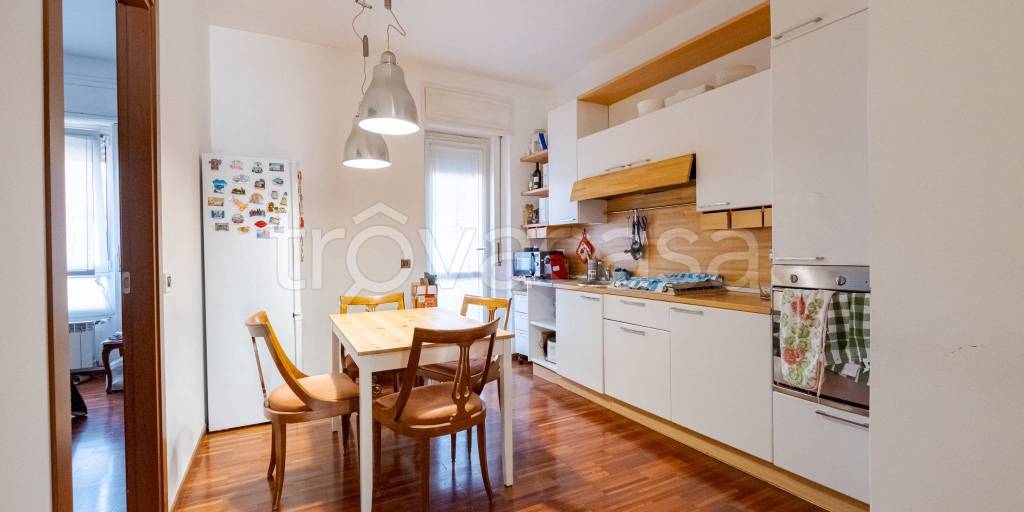 appartamento in vendita a Milano in zona Famagosta