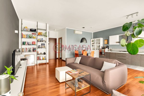 appartamento in vendita a Milano in zona Porta Nuova