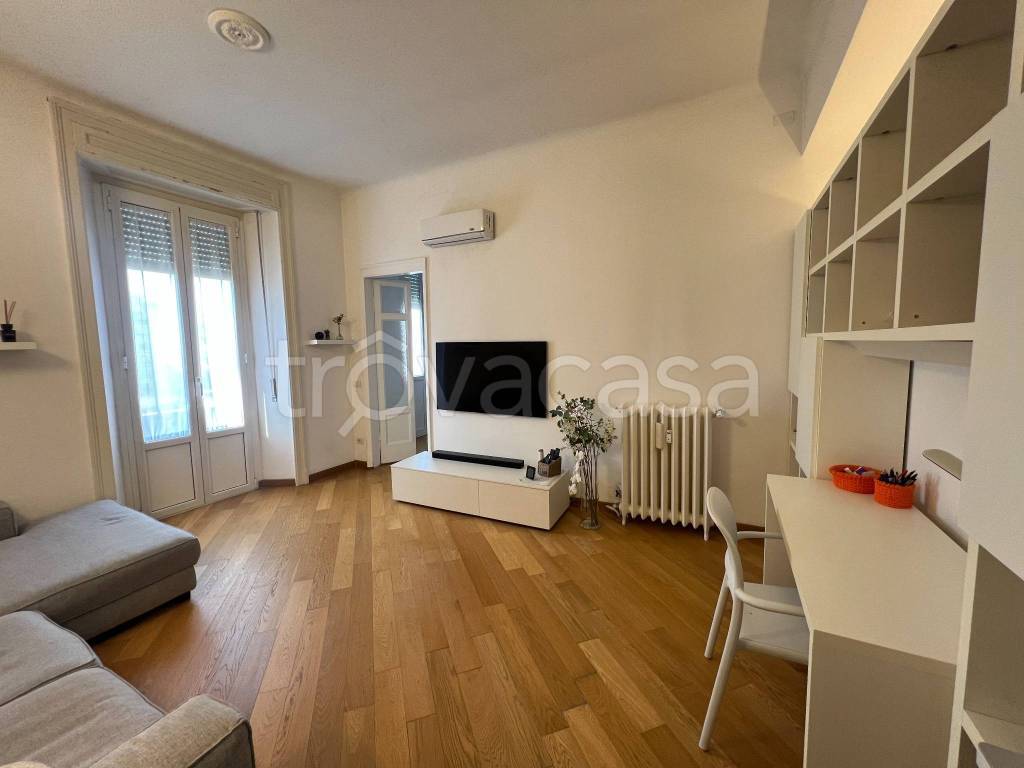 appartamento in vendita a Milano in zona Piazzale Lodi